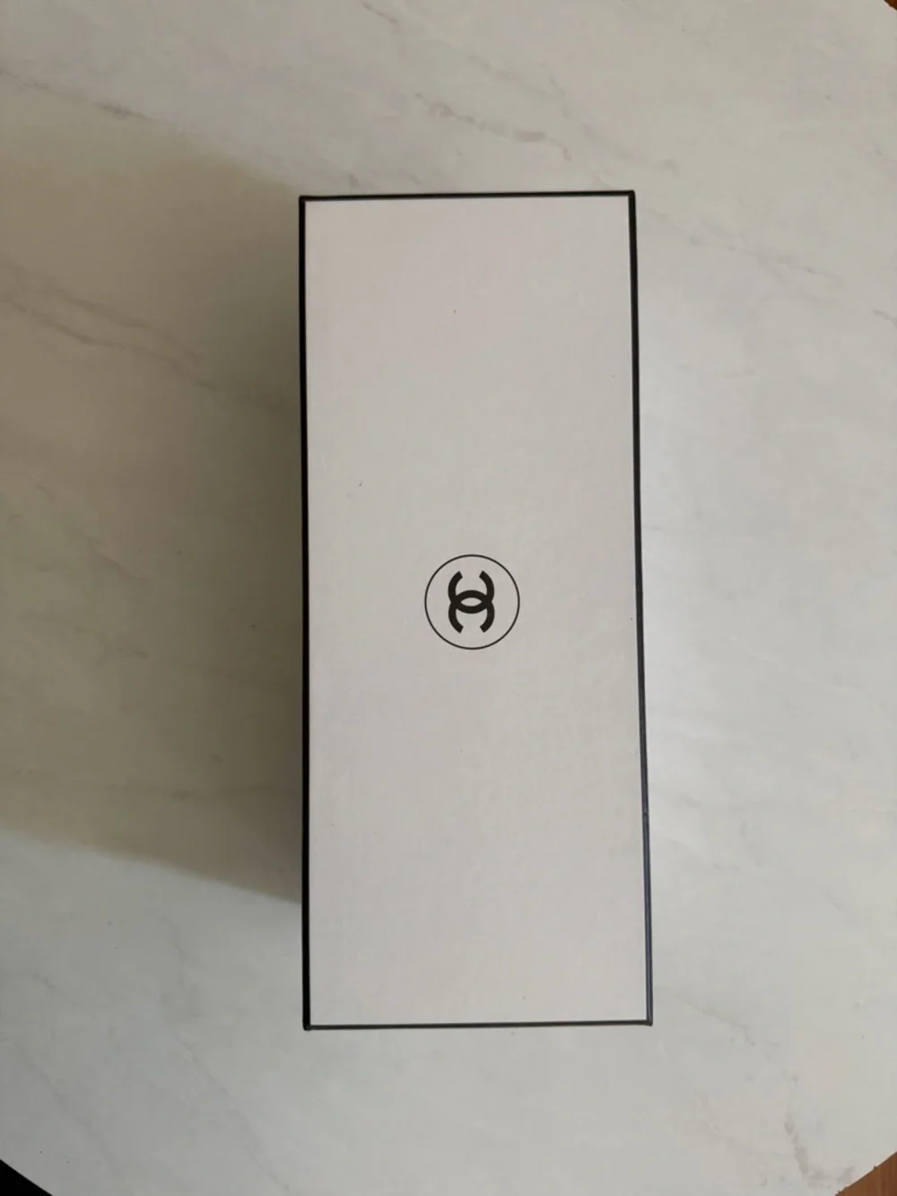 CHANEL White Bottle Label with Black Logo Text - Picture 2 of 5